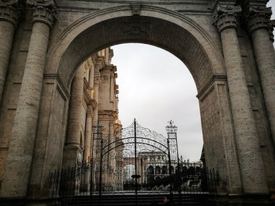 Arcada exterior a la catedral d'Arequipa, Arequipa, 2017
