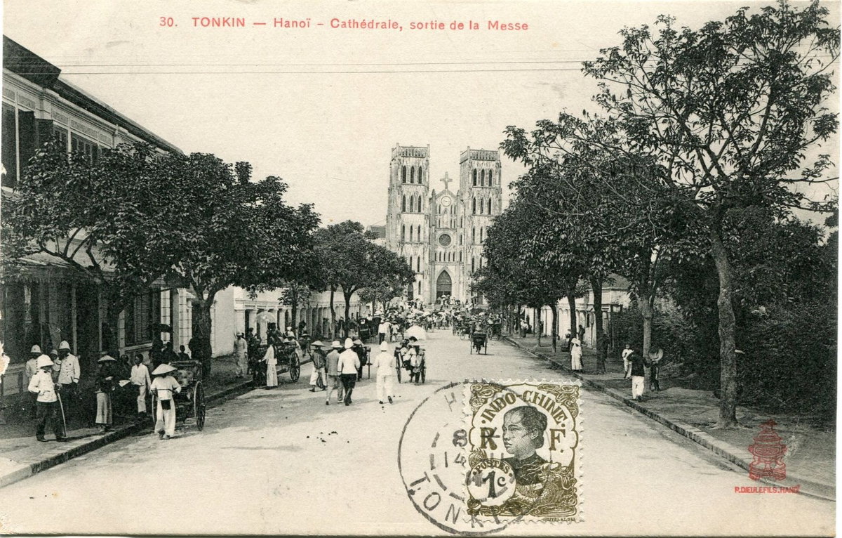 Hanoï - Cathédrale, sortie de la Messe, Hanoi, Vietnam, 1950