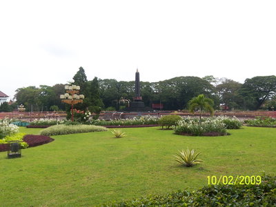 Alun-alun Tugu - Bunder, Malang — photos through time