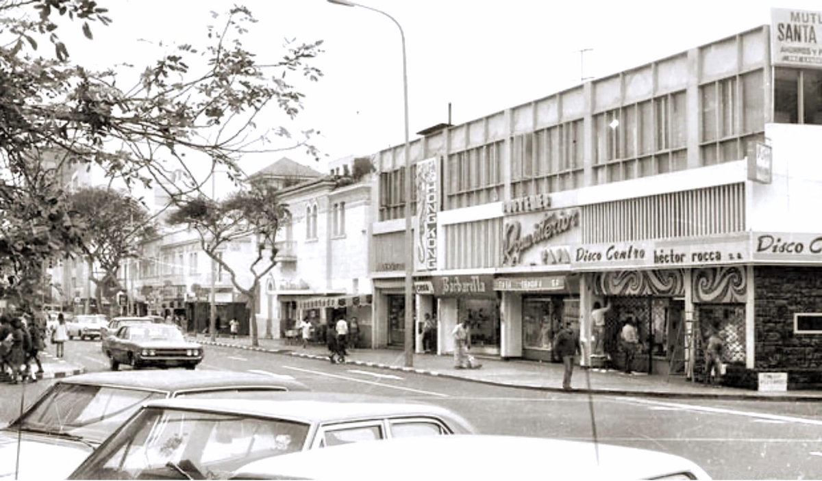 (El Comercio ) Vista de la Avenida Larco en Miraflores, Lima, Peru, 1973