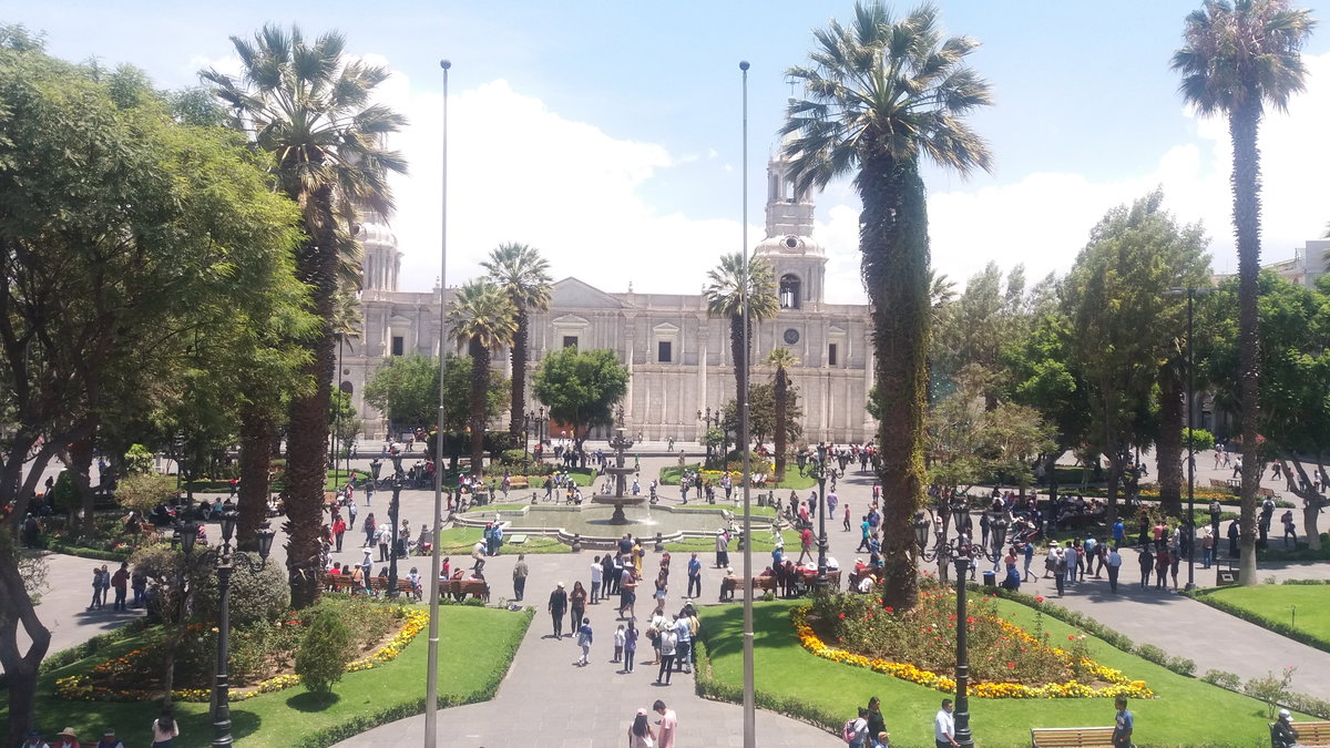 Calles de Arequipa (11925), Arequipa, Peru, 2019