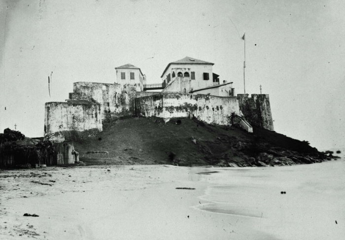 COLLECTIE TROPENMUSEUM Het Fort St. Anthony te Axim TMnr, Axim, Ghana, 1880