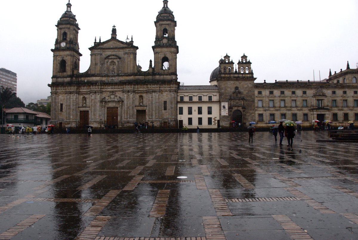 Catedral Primada de Bogotá en la lluvia, Bogotá, Colombia, 2011