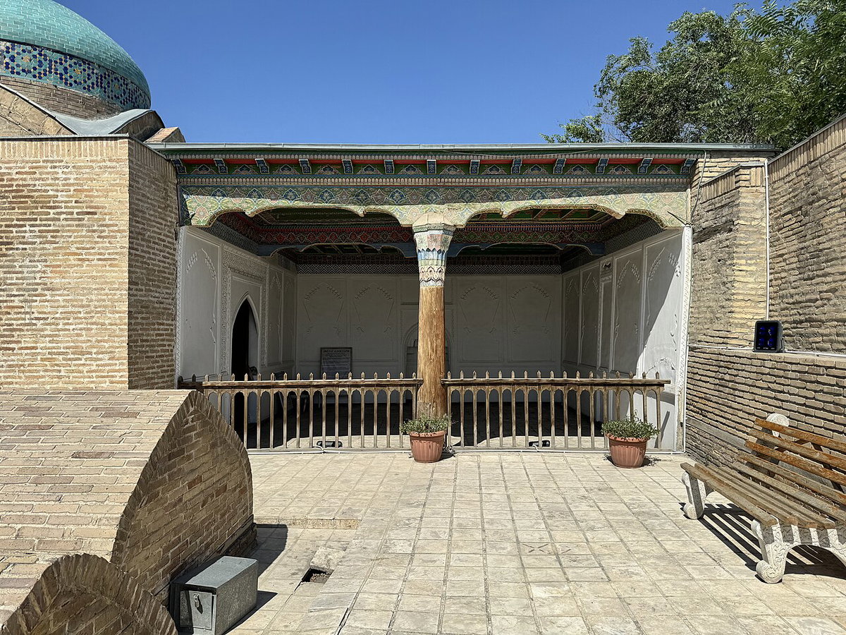 Dahmai Shohon maqbarasi ayvoni, Kokand, Uzbekistan, 2024