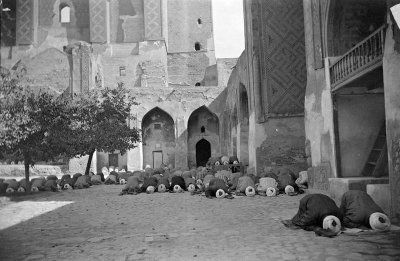 Медресе Улугбека. Намаз, Samarkand, 1890