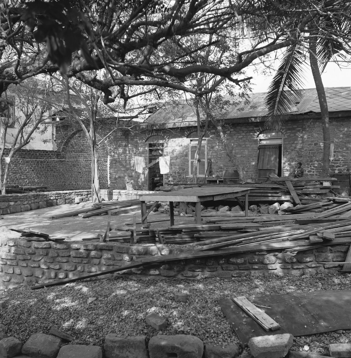 EU: Huis bij James Fort, binnenplaats (1966), Accra, Ghana, 1966