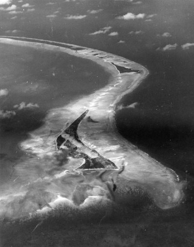 Tarawa Atoll aerial photo, Betio, 1943