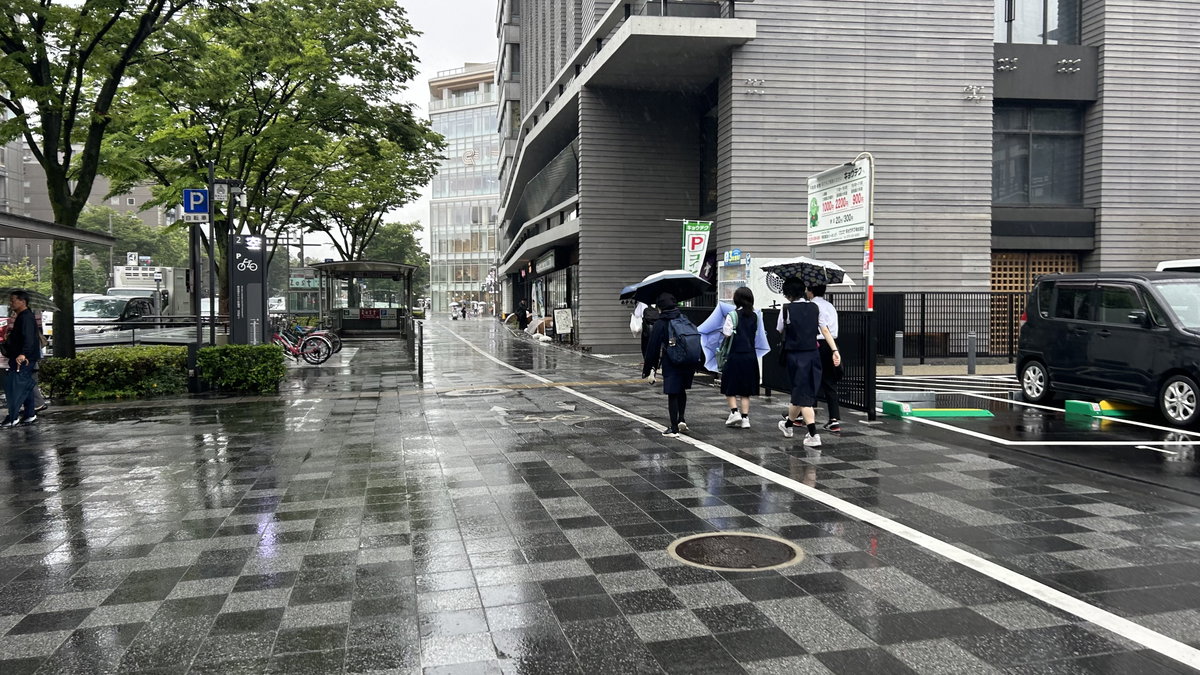 京都市営地下鉄京都市役所前駅商業施設出入口周辺, Kyoto, Japan, 2025