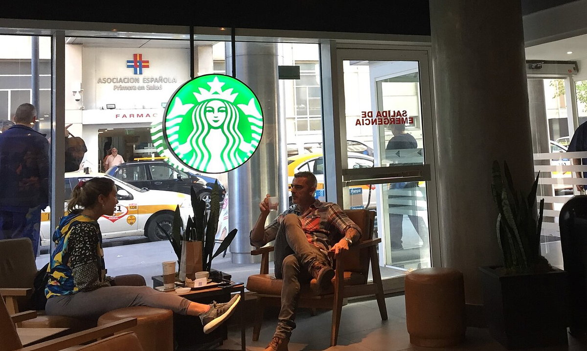 Starbucks Española, Montevideo, Uruguay, 2019