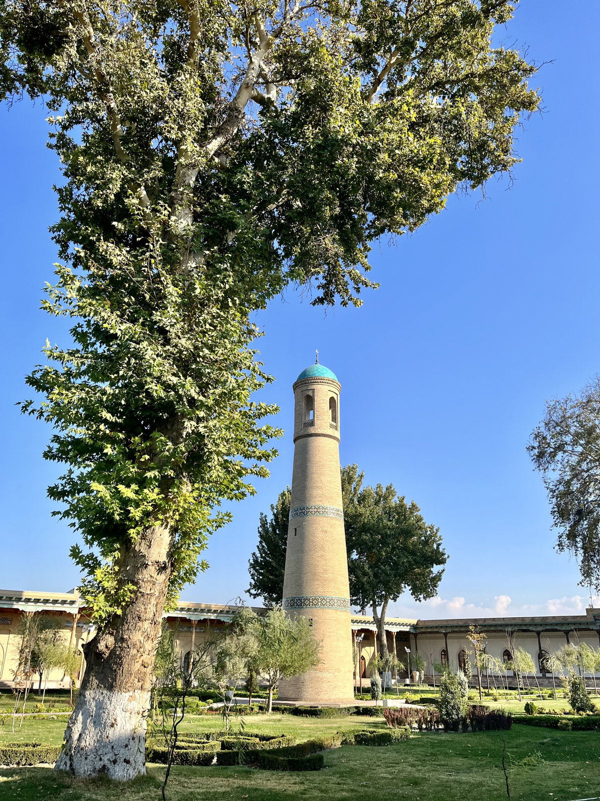 Jome’ masjidi minorasi, Kokand, Uzbekistan, 2023