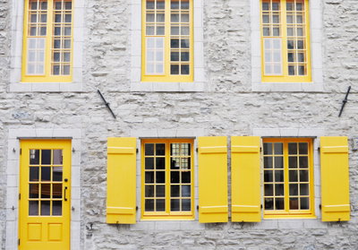 Yellow door and windows (Unsplash), Quebec City, 2016