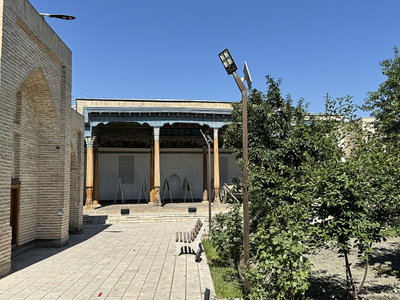 Dasturxonchi madrasasi, hovli va ayvon, Kokand, 2024