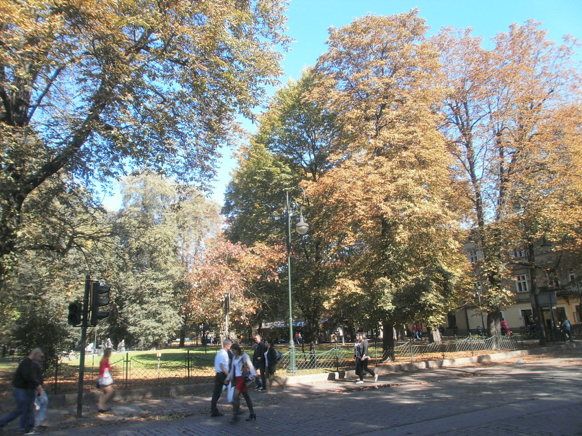 Planty w Krakowie (od str. ul. Szewskiej) 03, Kraków, Poland, 2012