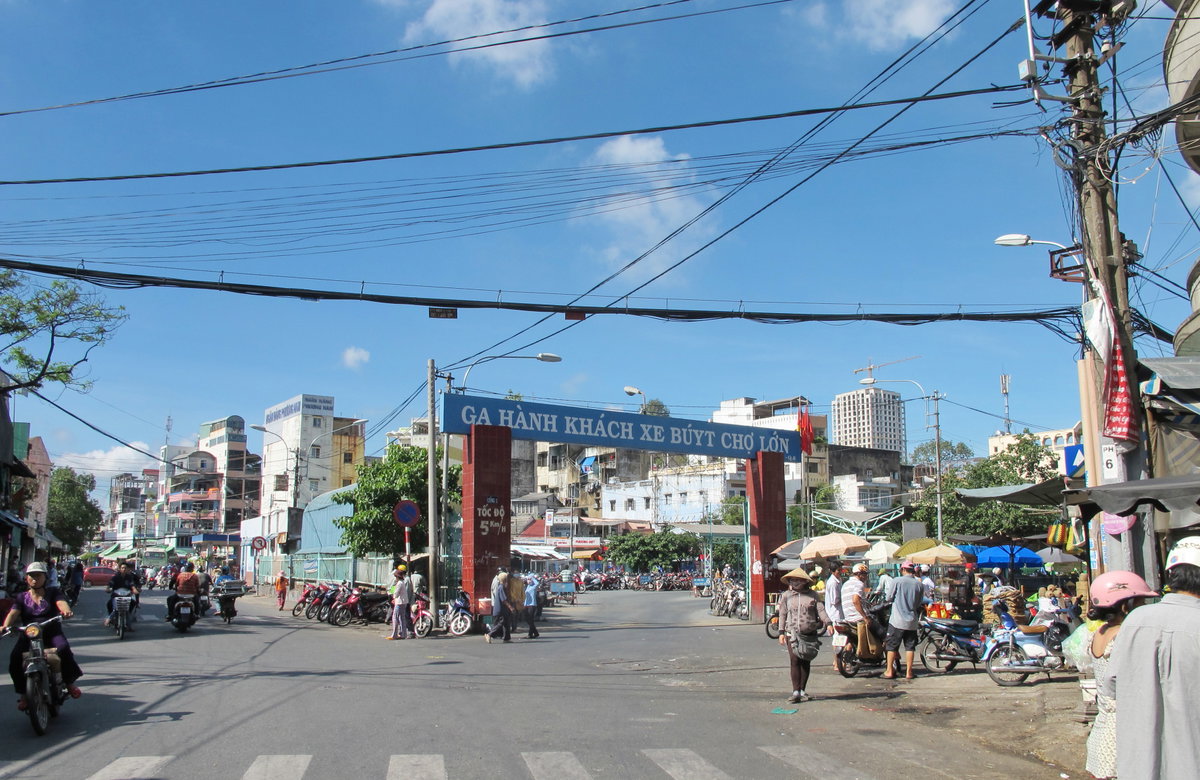 Ga hanh khach xe buyt Cho Lon, Ho Chi Minh City, Vietnam, 2013