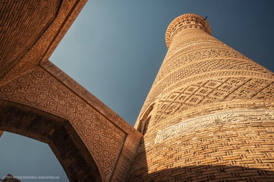 Kalyan minaret rear, Bukhara — photos through time