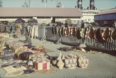 EU: Reisefotos Marokko. Casablanca. Straßenhändler mit Korb- und Lederwaren (1939), Casablanca, 1939