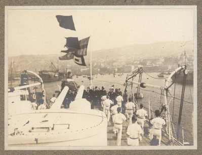 EU: Manskapet på Fylgia, Valparaiso i bakgrunden (1922), Valparaíso, 1922
