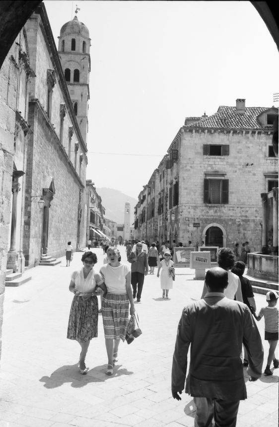 EU: Dubrovnik: Stradun vom Pile Tor aus (1961), Dubrovnik, Croatia, 1961