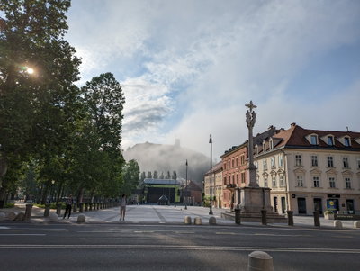 Mystischer Blick auf Ljubljanski grad Burg von Ljubljana, Ljubljana, 2023