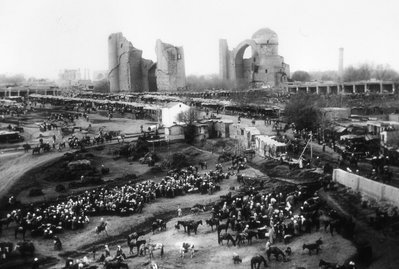 Plac targowy przed meczetem Bibi- Chanym - Samarkanda, Samarkand, 1890