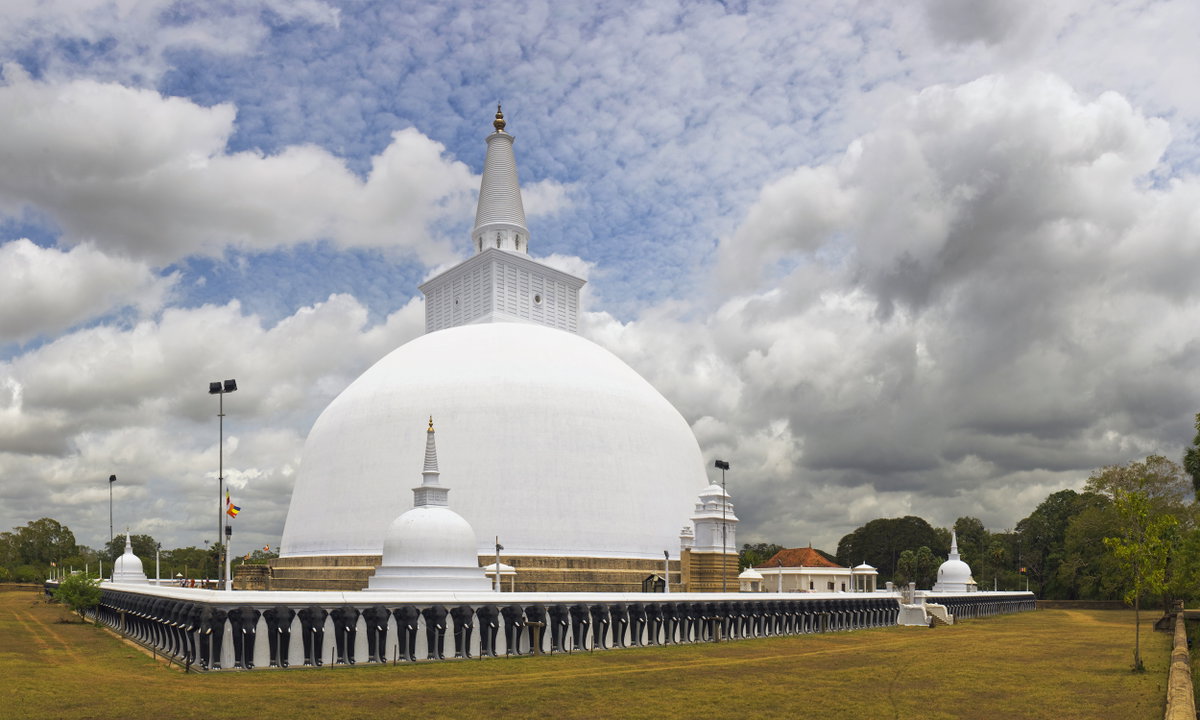 Ruwanweli Saya 1, Anuradhapura, Sri Lanka, 2009