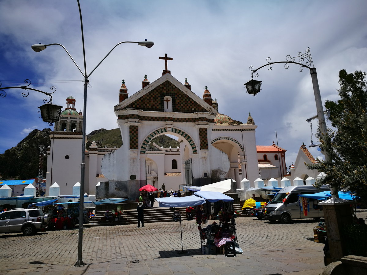 Basílica de Copacabana des de la plaça, Copacabana, Bolivia, 2017