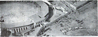 (CCC No. 15. 1926) - Fotografía aérea de una parte de la antigua Plaza de Acho (...), Lima, 1926