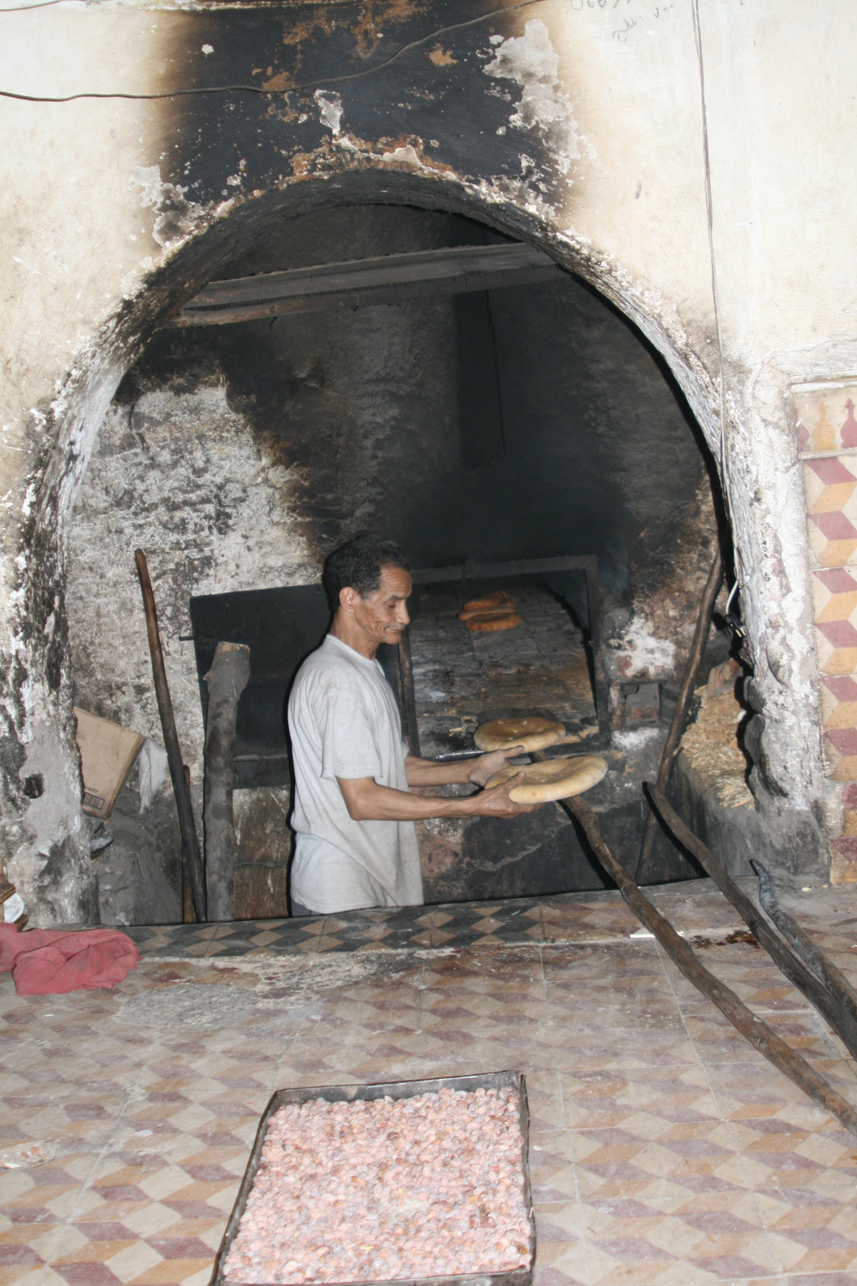 Boulanger à Marrakech, Maroc, Marrakesh, Morocco, 2008