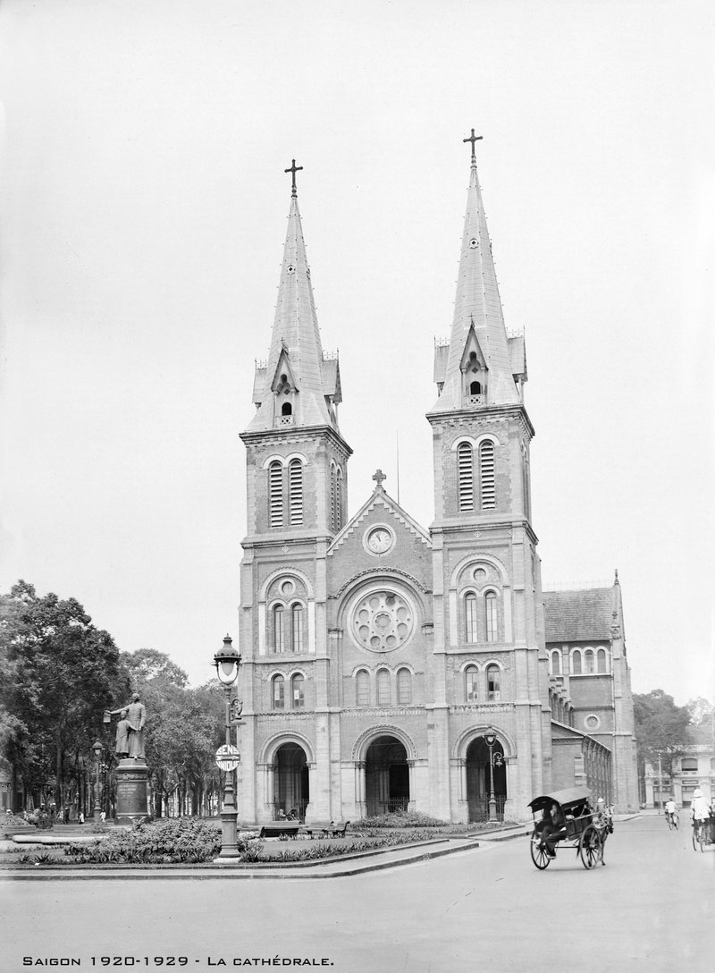 Notre-Dame Cathedral of Saigon in 1920 — La cathédrale, Saïgon (PV0007916)