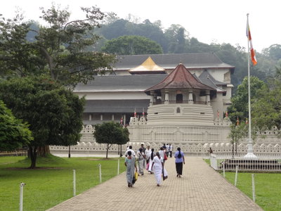 Kandy lake, Kandy — photos through time