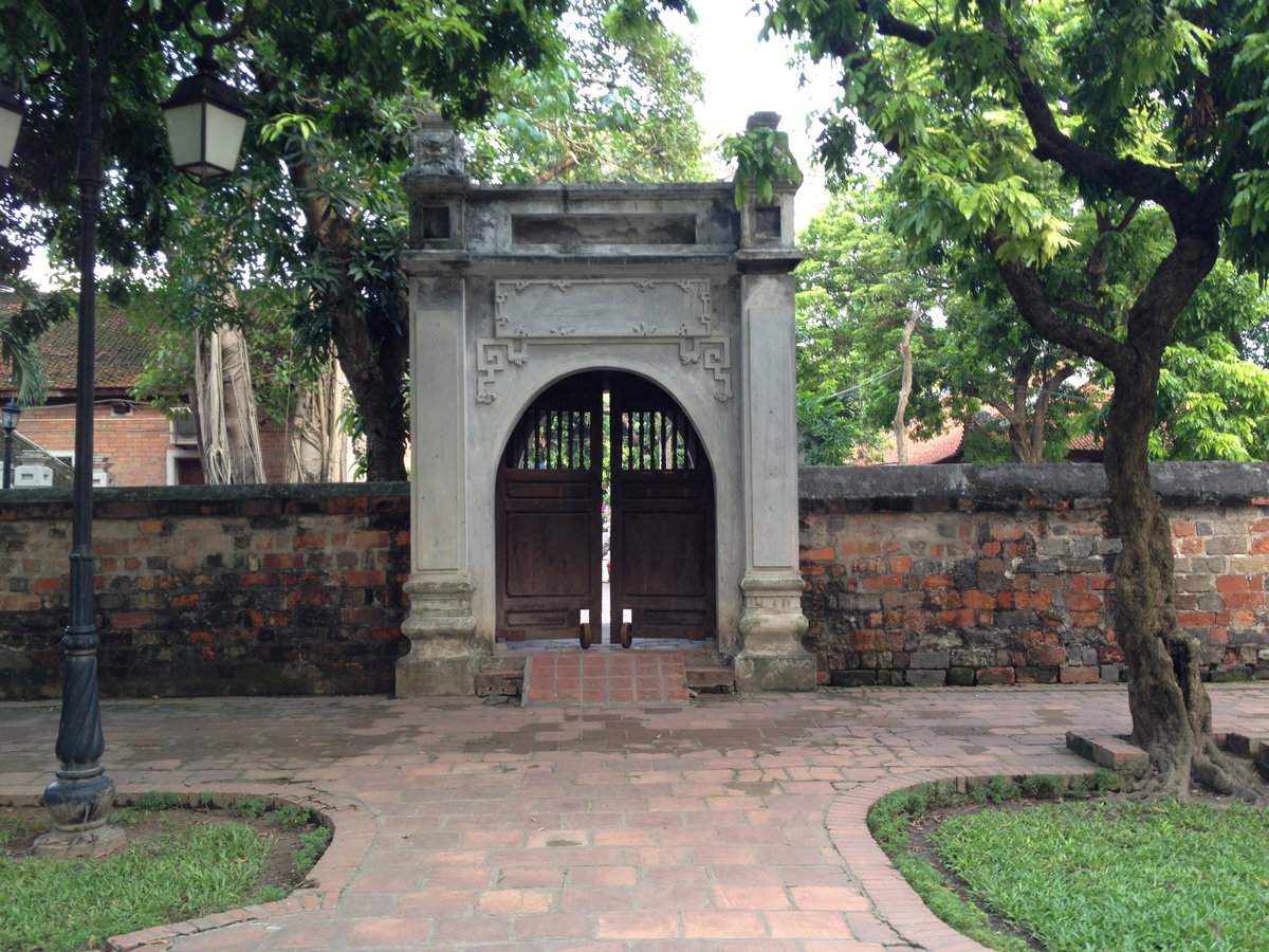 Cổng gỗ, vườn Giám, Hà Nội 002, Hanoi, Vietnam, 2015
