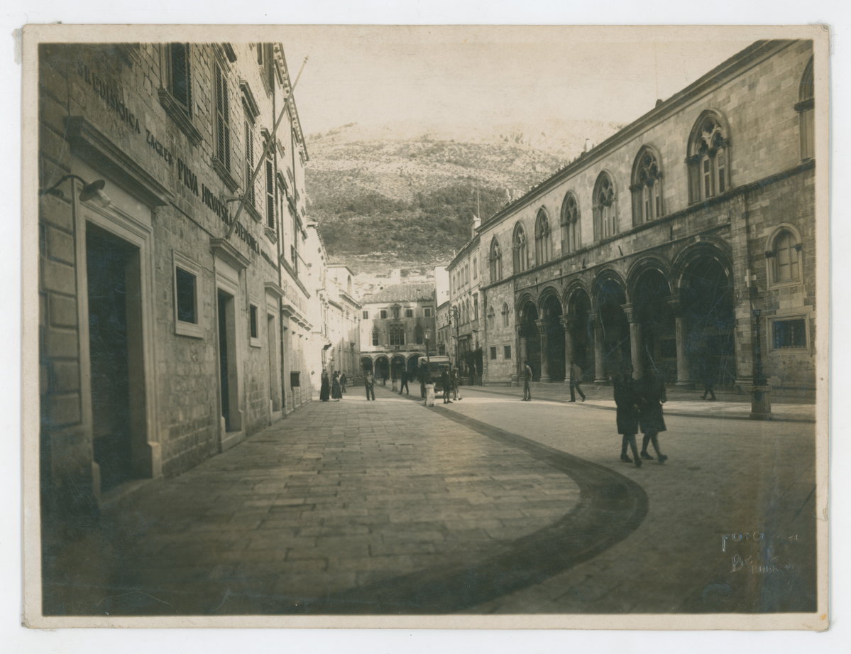 EU: Dubrovnik - In front of the Rector's Palace (1925), Dubrovnik, Croatia, 1925