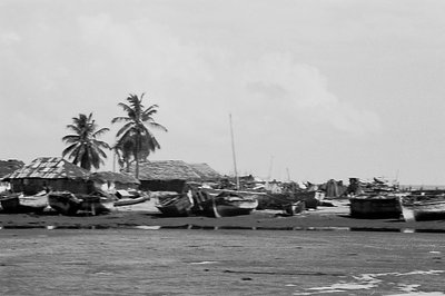 EU: Afrikaresa, Zanzibar - beach village with boats (1961), Zanzibar (Stone Town), 1961
