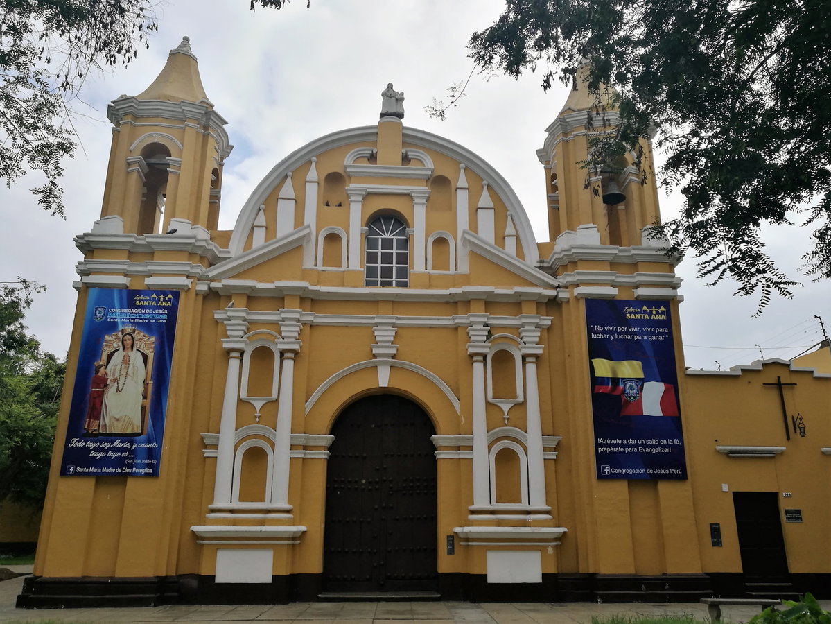 Façana de l'església de Santa Ana a Trujillo, Trujillo, Peru, 2017