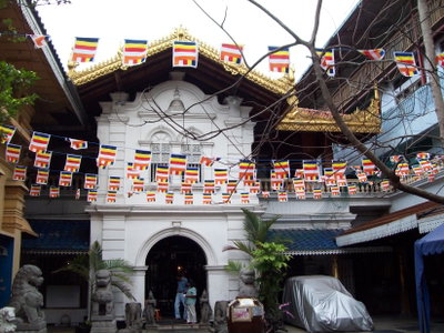 Gangaramaya Temple, Colombo — photos through time