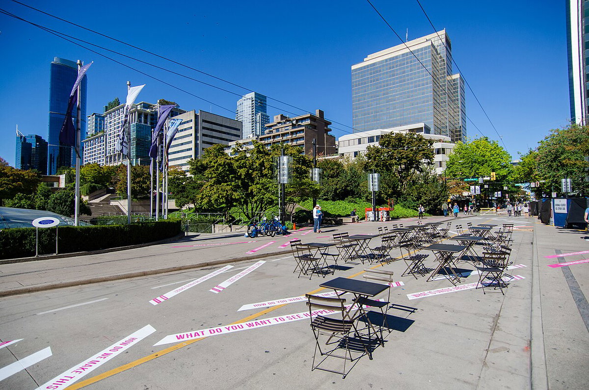 Robson Street (between Hornby & Howe), Vancouver, Canada, 2016
