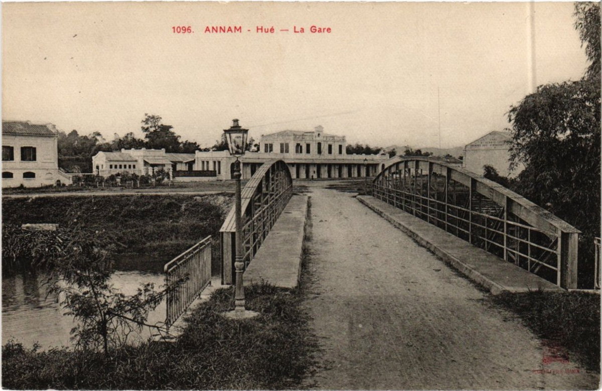 Annam - Hué - La Gare, Hue, Vietnam, 1950