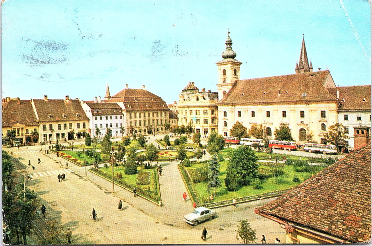 EU: Sibiu - central square with garden and buses (1970), Sibiu, Romania, 1970
