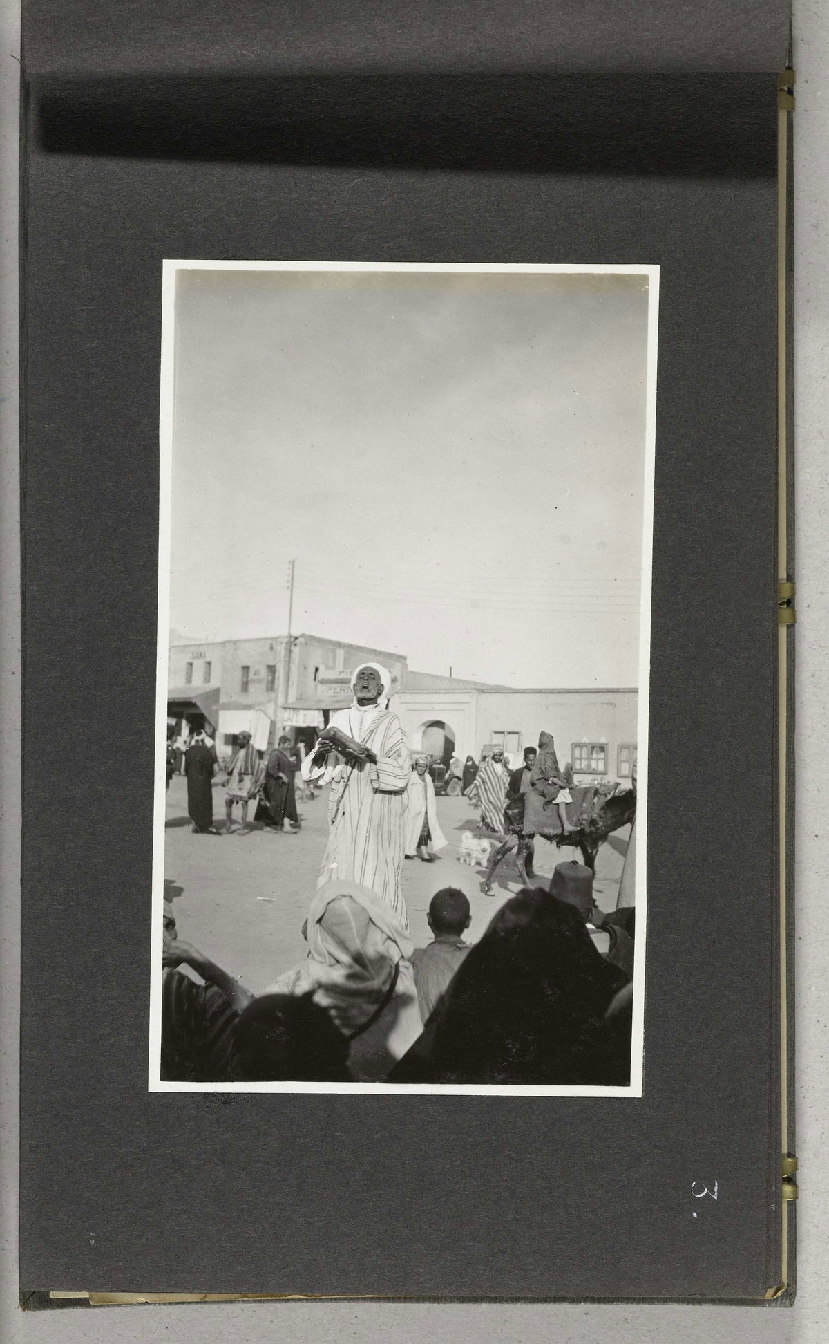 EU: Voordracht op het plein Djemaa El Fna, Marrakech (1925), Marrakech, Morocco, 1925
