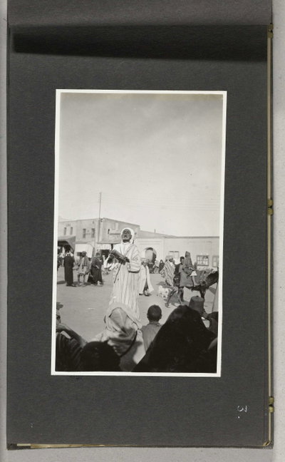 EU: Voordracht op het plein Djemaa El Fna, Marrakech (1925), Marrakech, 1925