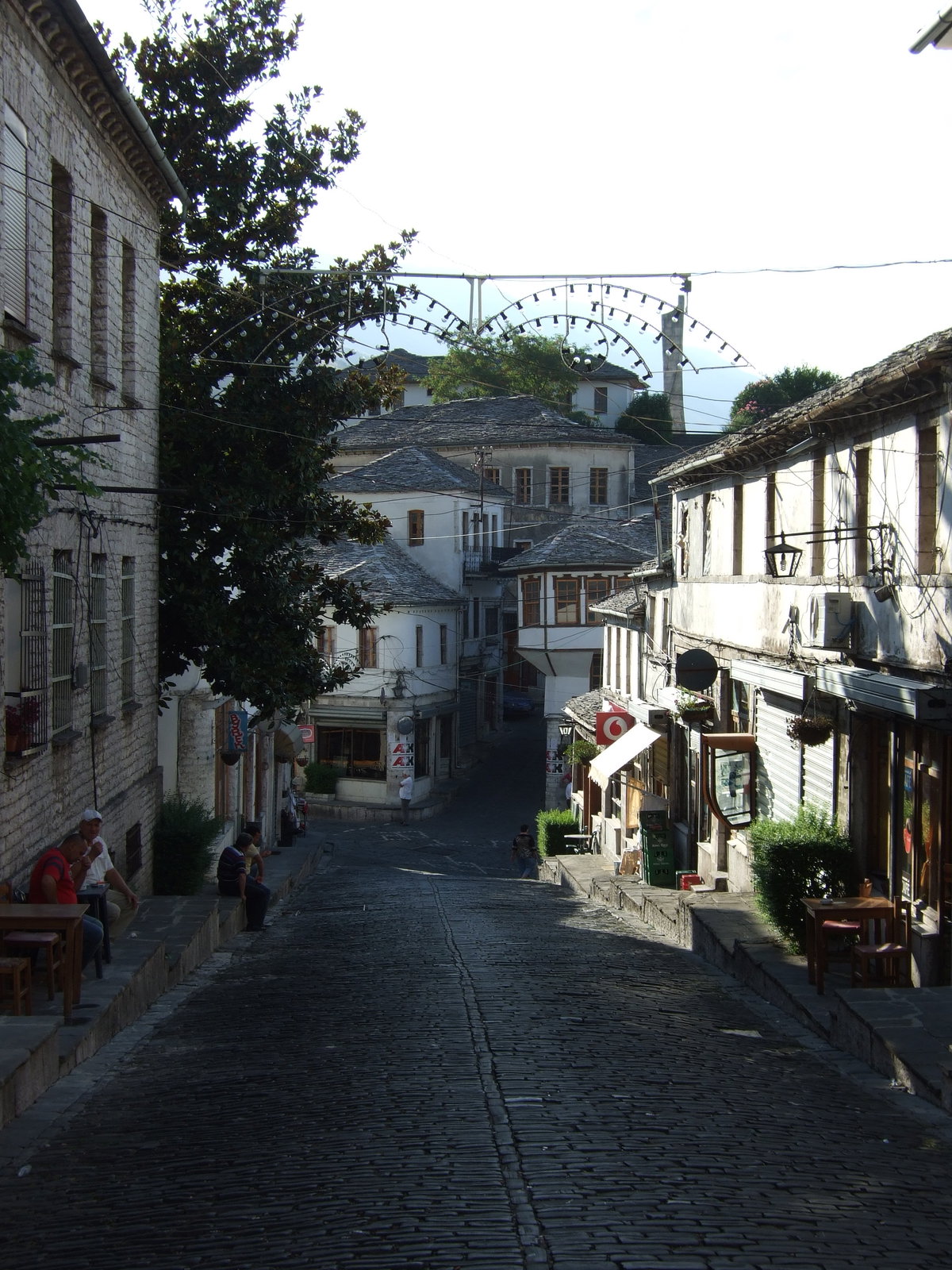 Gjirokastra - Gasse, Gjirokastër, Albania, 2011