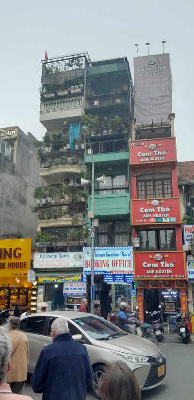 Chi Linh Park Hanoi market (85354), Hanoi, 2025