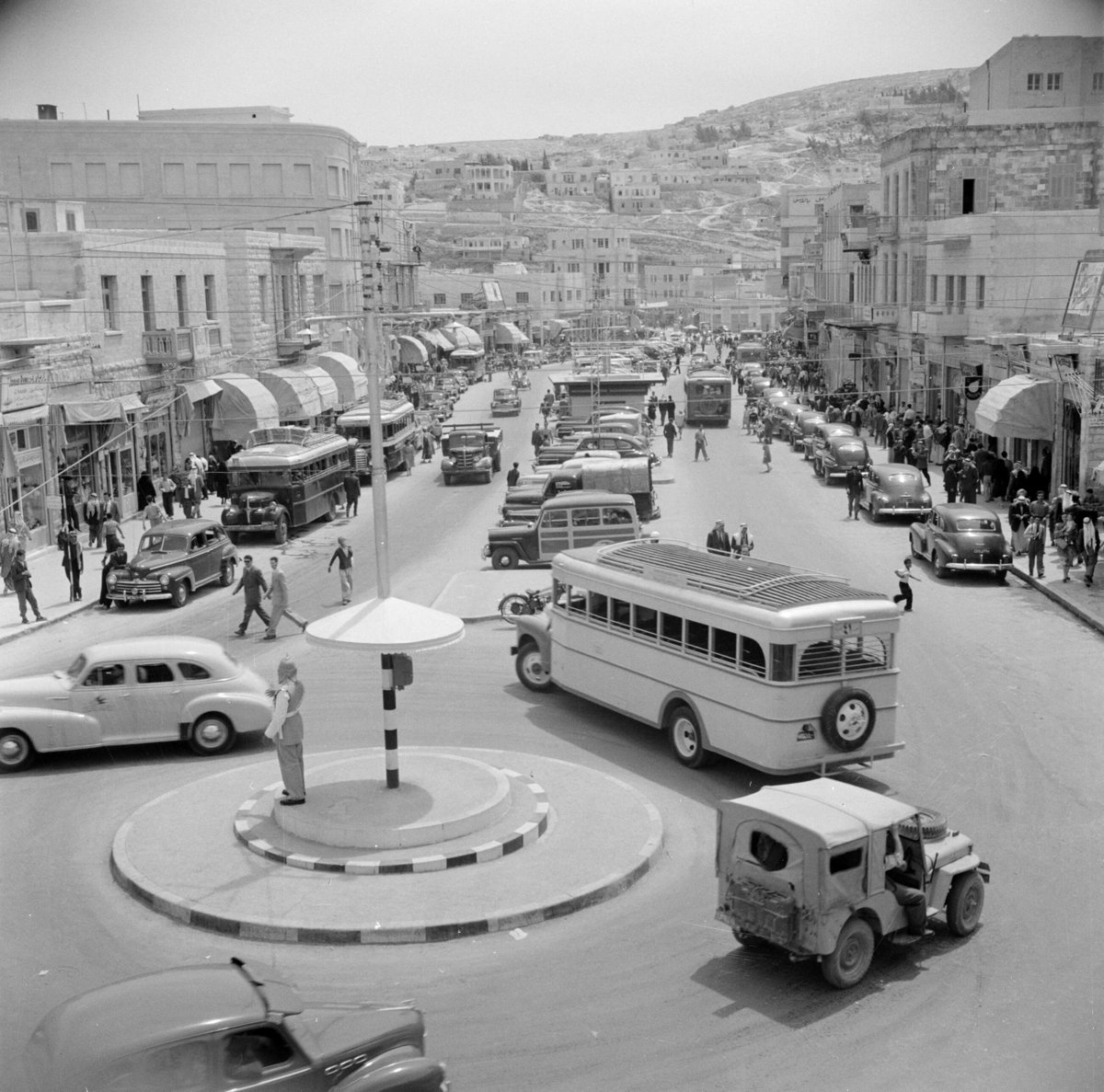 EU: Verkeersrotonde in Amman (1950) [2], Amman, Jordan, 1950