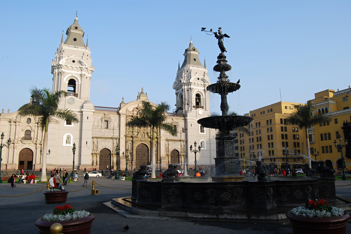 Lima - katedrála na Plaza de Armas, Lima, Peru, 2008