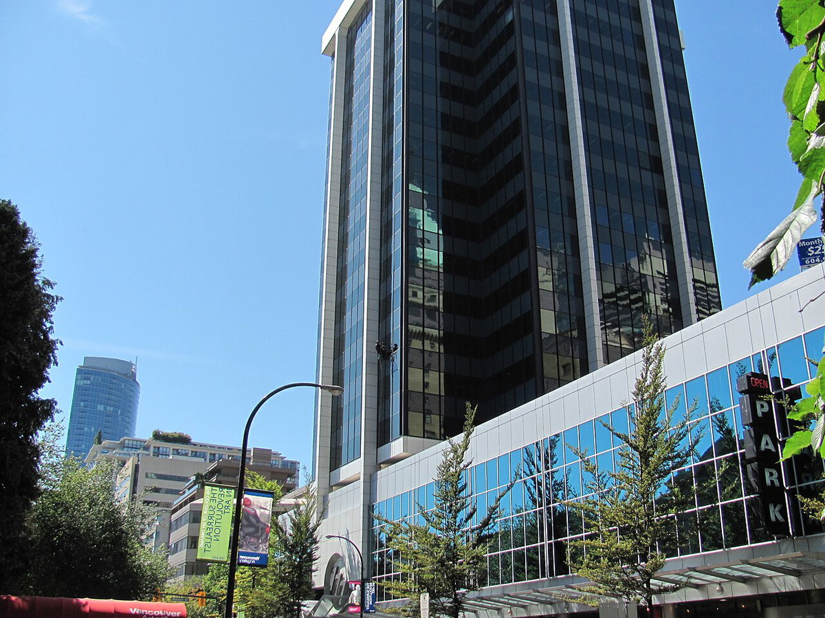 777 Hornby Window Washer, Vancouver, Canada, 2011