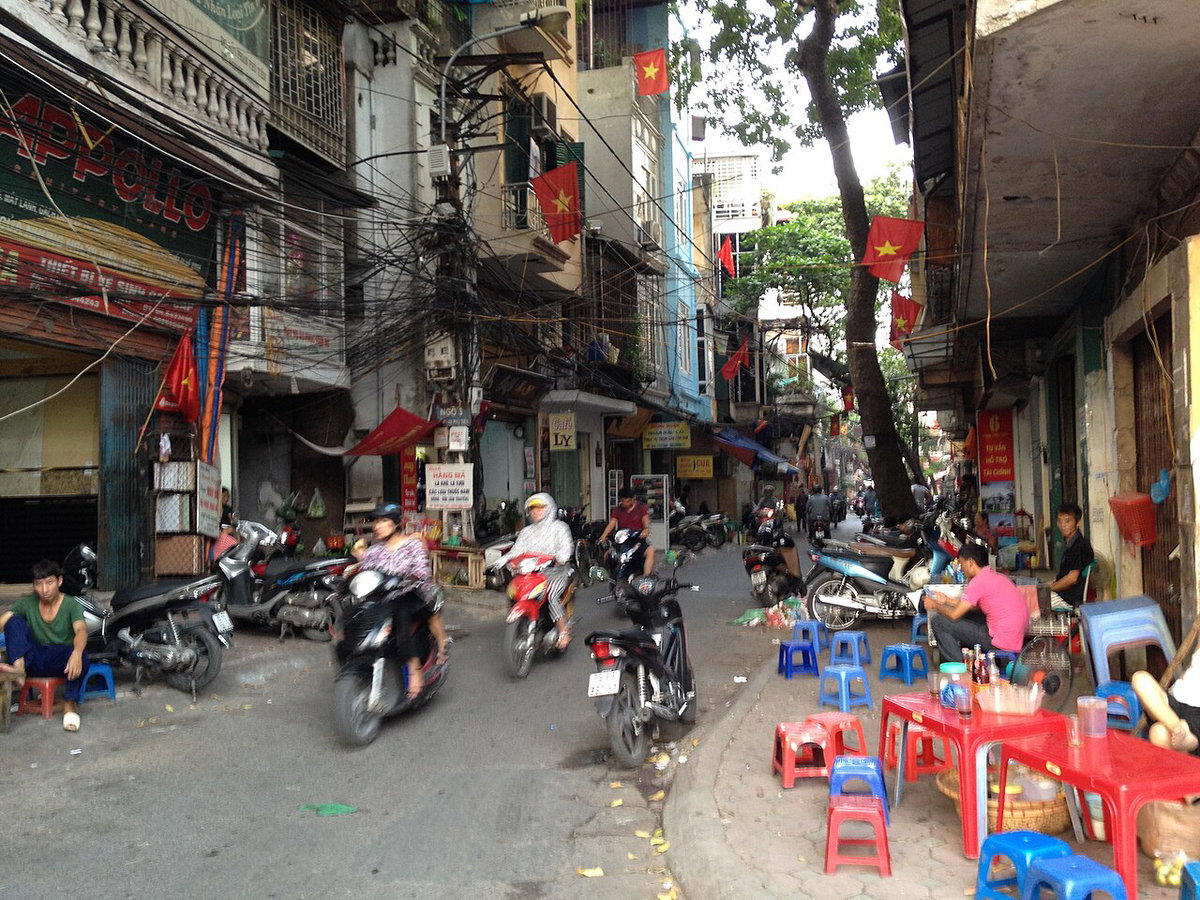 Phố Phan Phu Tiên, Hà Nội 001, Hanoi, Vietnam, 2015