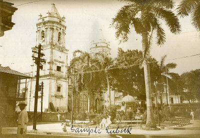 EU: Panama. Platz vor einer Kirche mit Doppelturmfassade (1915), Panama City, 1915
