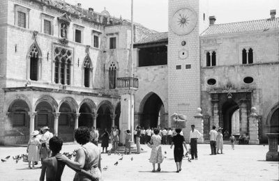 EU: Dubrovnik: Ploce-Tor und Teil des Sponza Palast (1961), Dubrovnik, 1961