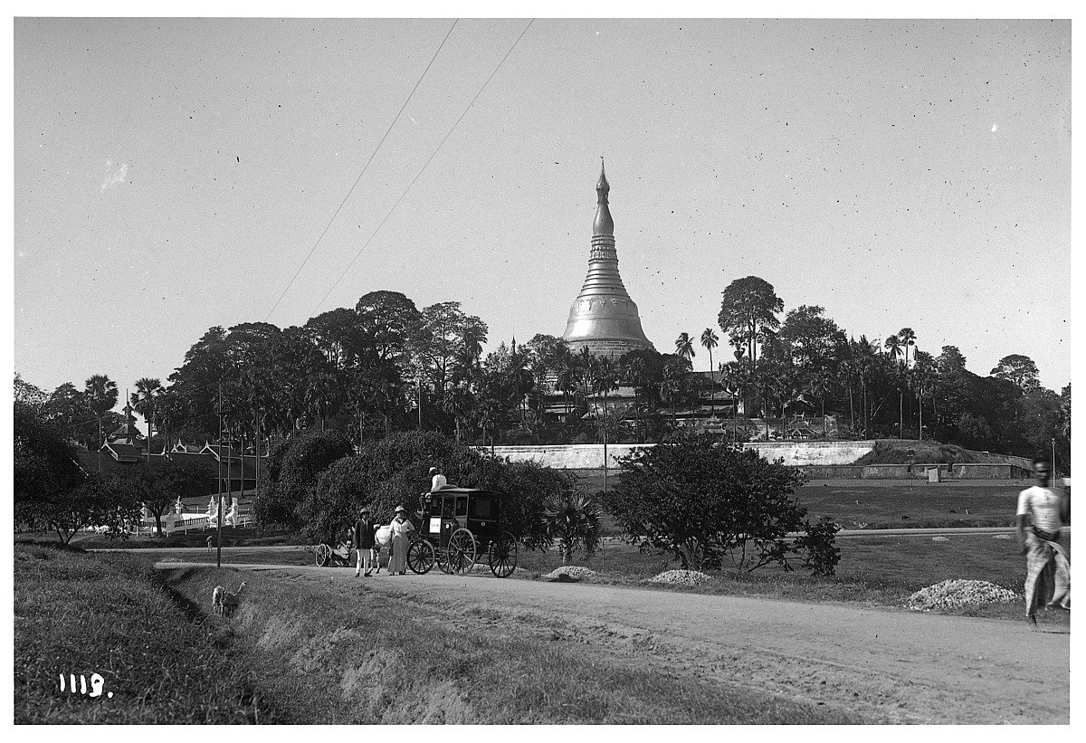 EU: Rangoon/Burma: Landscape with Shwedagon Pagoda (1913), Yangon (Rangoon), Myanmar, 1913