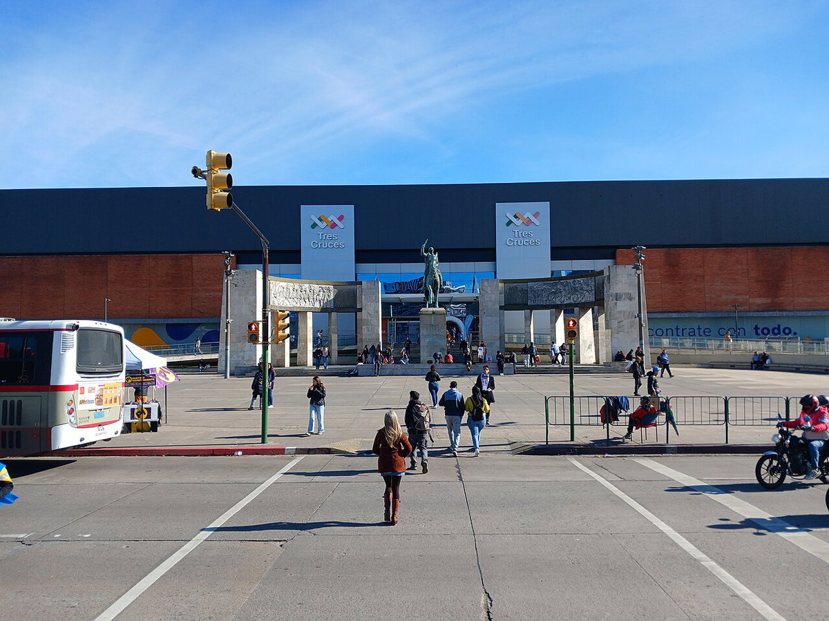 Terminal y Shopping Tres Cruces en 2024 - 01, Montevideo, Uruguay, 2024